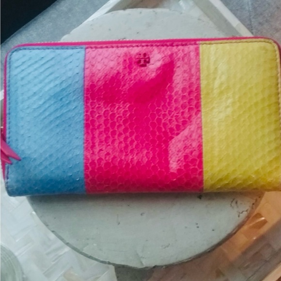 Tory Burch Handbags - Tory Burch Color Blocked Wallet